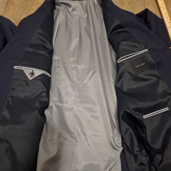 Tommy Hilfiger Mens Navy Pinstripe Suit Jacket Size 44R Two-Button Notch Lapel - Picture 7 of 8